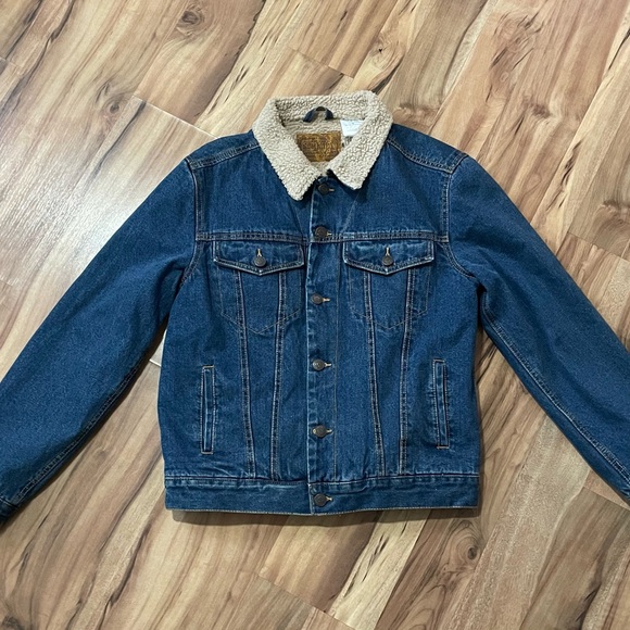 Schmidt Workwear Other - Schmidt Workwear sherpa-lined denim trucker jacket Sz Med